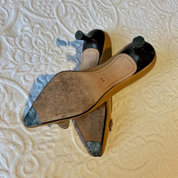 Cole Haan Buckle Kitten Heel Pumps SIZE 6B - Picture 6 of 7